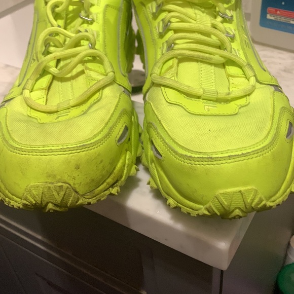 Neon fila shoes - Picture 8 of 9